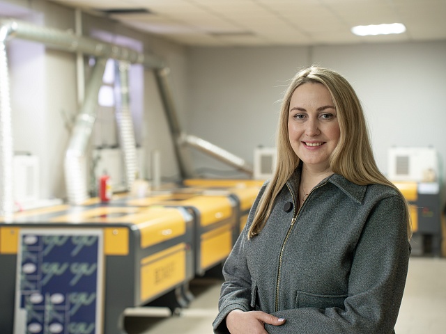 Предприниматель из Кирова создает подарочную упаковку из дерева